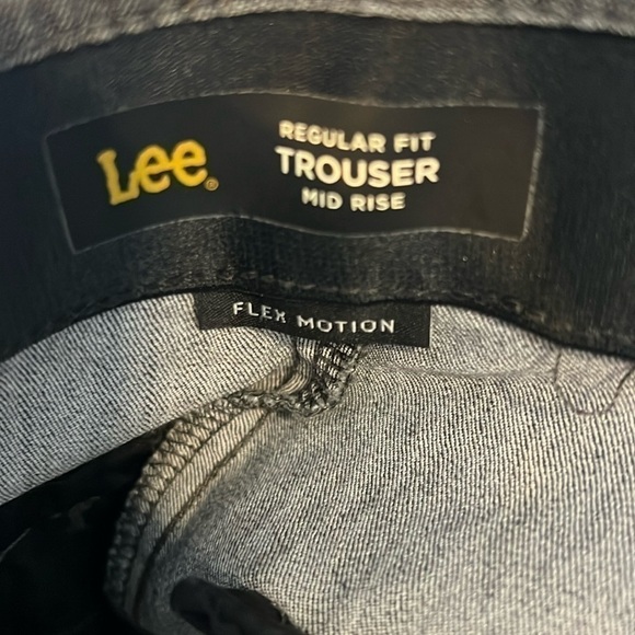 Lee Regular Fit Mid Rise Trouser Flex Motion Washed Gray Women Size 10 Short - Picture 4 of 7